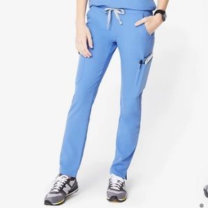 LIKE NEW FIGS Yola Skinny Scrub Pants